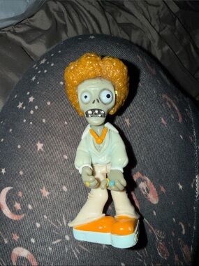 Plants vs Zombies Figurine!!